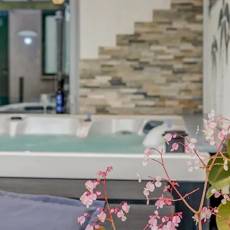 Slavica-new-with Jacuzzi Спліт