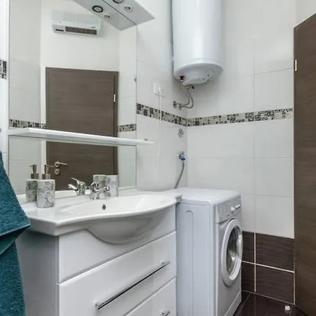 Апартаменти Slavica-new-with Jacuzzi