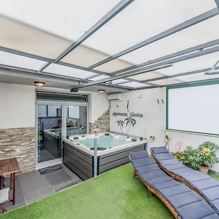 Slavica-new-with Jacuzzi شقة سبليت